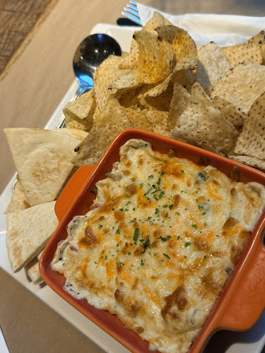 2 Bloor St E, Toronto, ON M4W 1A8