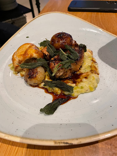 Comentarii opinii despre Home Block at CedarCreek Estate Winery