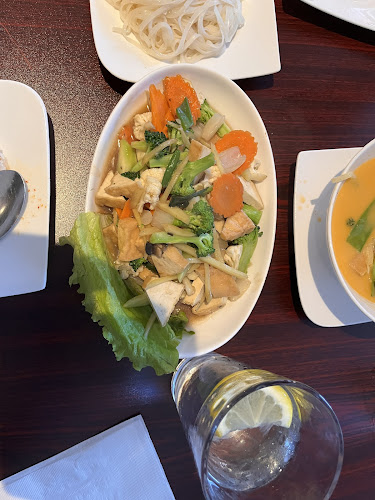 Mone-Thai' - Stratford