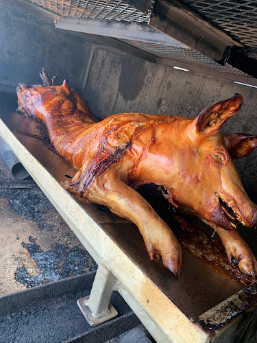 All Seasons Pig Roast & Catering - Hospitality and gastronomy