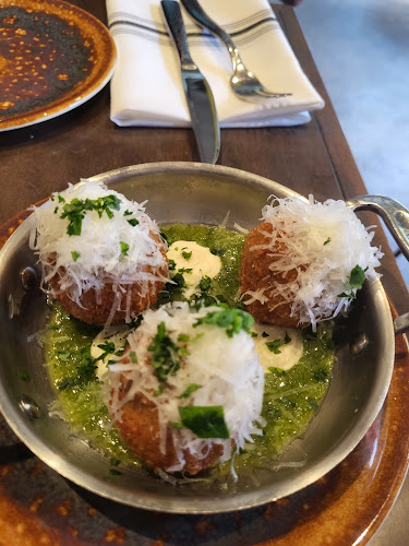 35 King William St, Hamilton, ON L8R 1A1