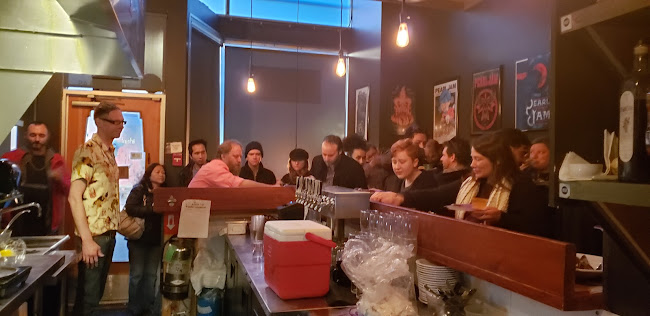 Hank's *A Restaurant