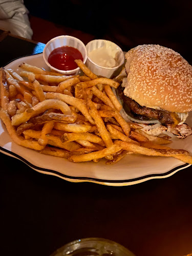 167 Niagara St, Toronto, ON M5V 1C9