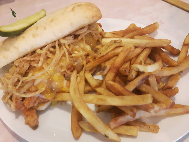 Malibu Restaurant East - Hospitality and gastronomy