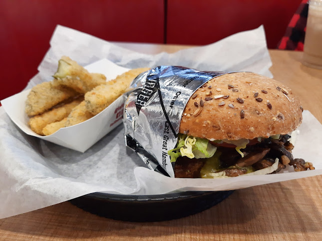 Opinii despre Fatburger Walnut Grove în Langley Twp - Hospitality and gastronomy