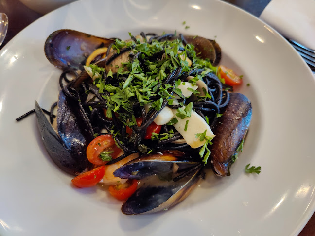 Illuminaté Restorante - Steakhouse, Seafood, Italian - Hospitality and gastronomy