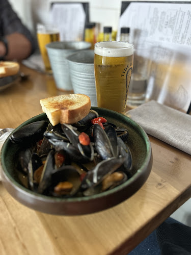 Comentarii opinii despre Tide and Vine Oyster House