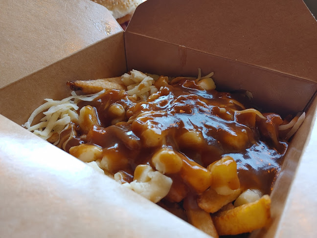 Woody Wood Burger - Hospitality and gastronomy