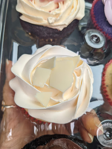 Daisee's Bakeshop - Surrey