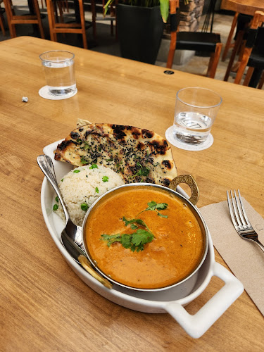 1550 Kenaston Blvd, Winnipeg, MB R3P 0Y4