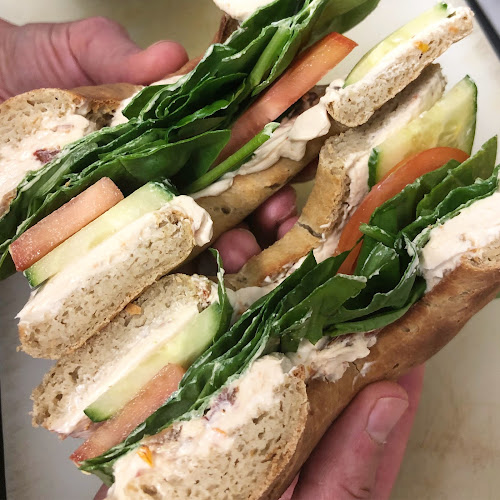 Comentarii opinii despre Almond Butterfly Bakeshop & Cafe