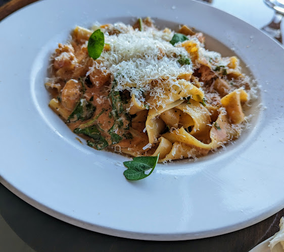 Blue Crab Seafood House - Hospitality and gastronomy