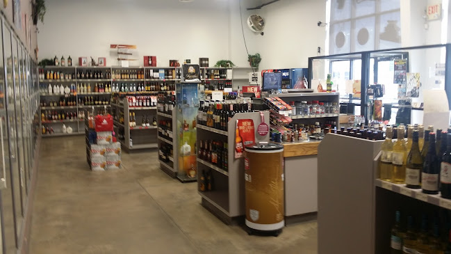Opinii despre Crossroads Liquor Store în Medicine Hat - Hospitality and gastronomy