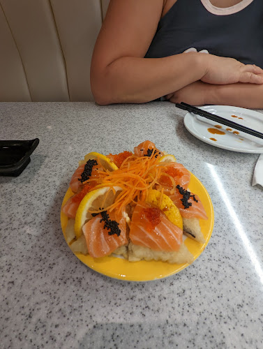 Point Sushi - Bullet Train Sushi Bar - Hospitality and gastronomy