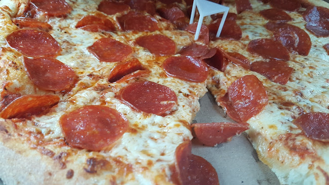 Comentarii opinii despre Dino's 2 For 1 Pizza