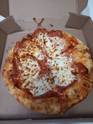 Paradise Pizza & Wings - Hospitality and gastronomy