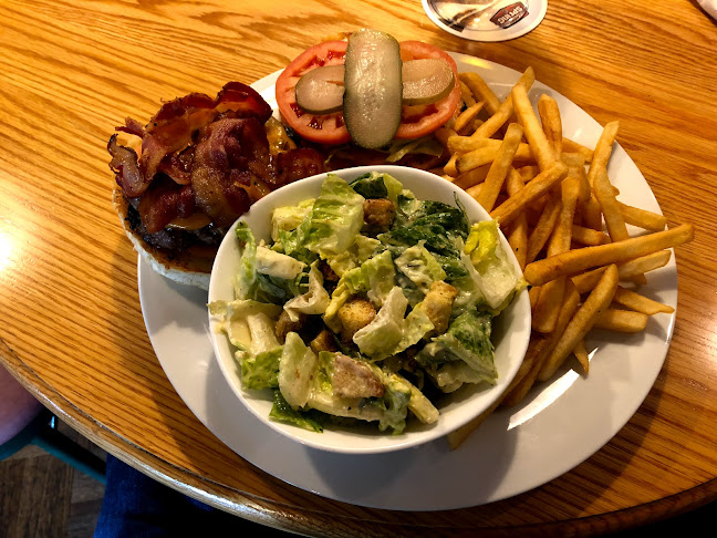 Back Eddy Pub - Terrace