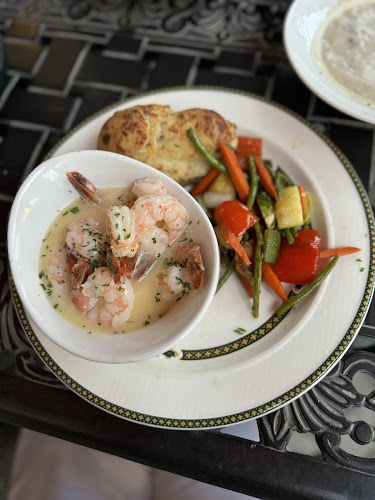 Comentarii opinii despre Mano's Restaurant & Lounge