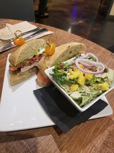 2231 S Island Hwy, Campbell River, BC V9W 1C3