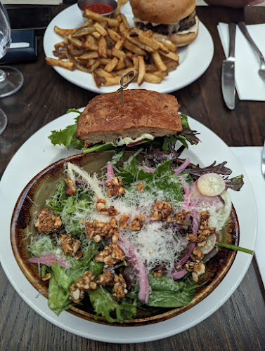 175 1st St E, North Vancouver, BC V7L 1B2