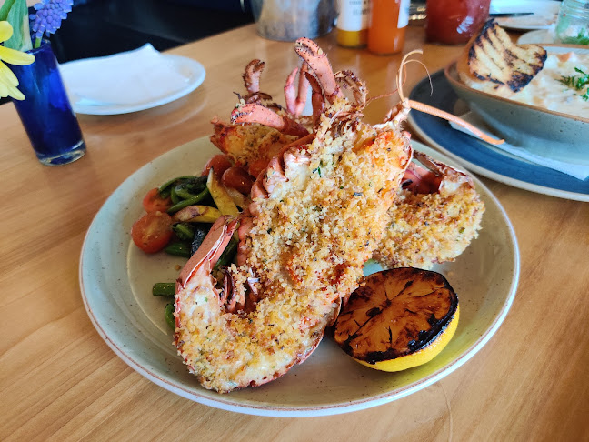 Tide and Vine Oyster House - Niagara Falls