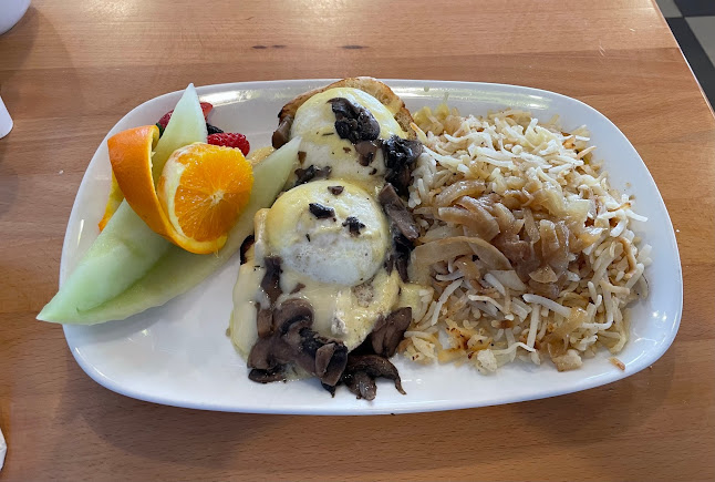 Tutti Frutti breakfast & lunch - Hospitality and gastronomy