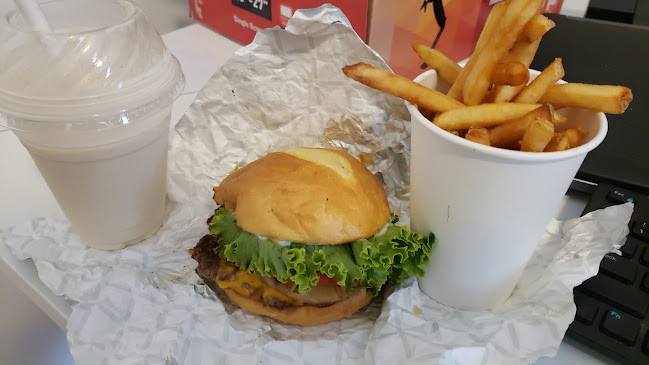 Opinii despre Boardwalk Fries Burgers Kanata în Kanata - Hospitality and gastronomy