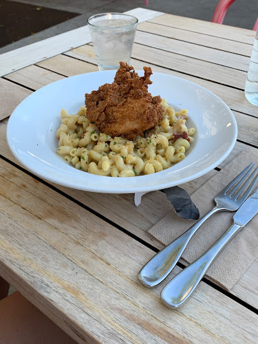 8 Lonsdale Ave, North Vancouver, BC V7L 0B2