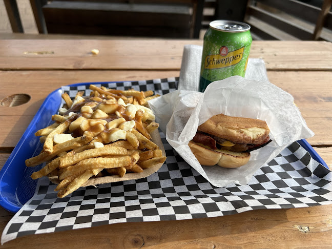 L'Authentique Poutine and Burgers - Victoria