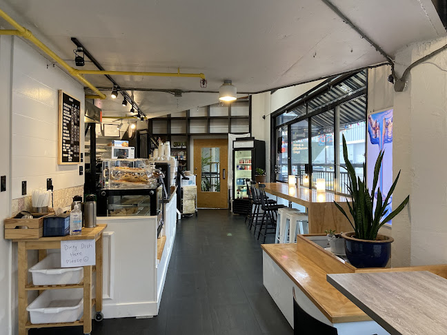 1701 Powell St #109, Vancouver, BC V5L 5C9