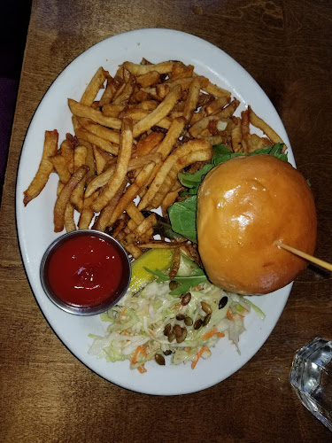 157 Alexander St, Vancouver, BC V6A 1B8