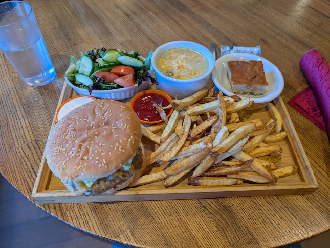 The Roof Top Bar And Grill - Hospitality and gastronomy