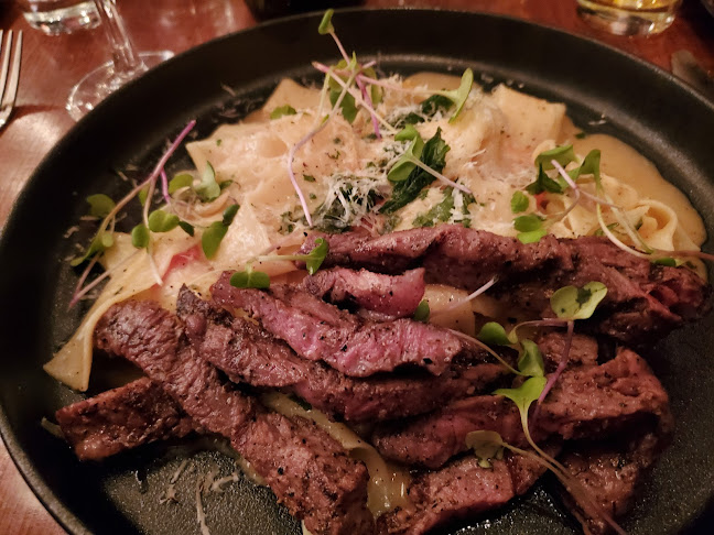 Black Dog Tavern - Hospitality and gastronomy