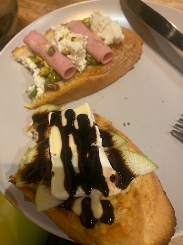 339 Waterfront Dr, Winnipeg, MB R3B 0G8