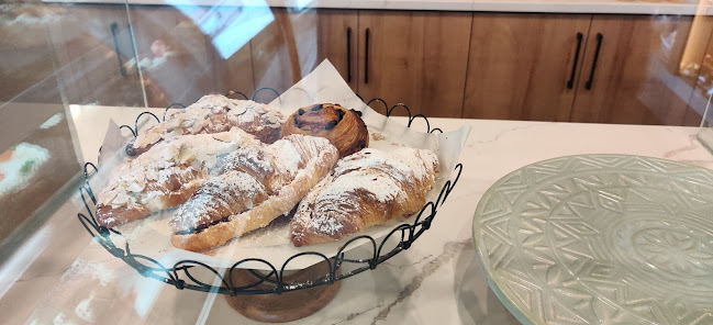 Opinii despre La Patisserie Fine Cakes & Pastries Inc. în Kitchener - Hospitality and gastronomy