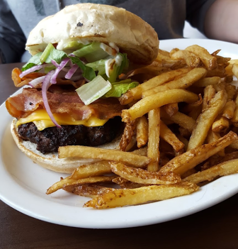 804 Simcoe St S, Oshawa, ON L1H 4K6