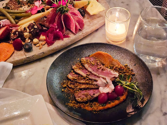 537 Sussex Dr, Ottawa, ON K1N 6Z6