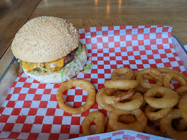 Opinii despre Woody Wood Burger în Richmond Hill - Hospitality and gastronomy