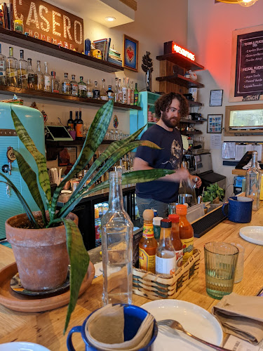 Casero Kitchen Table