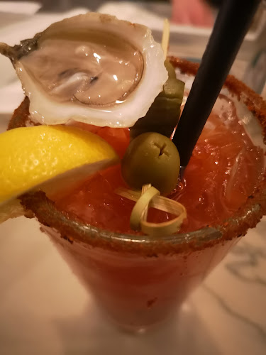 Fanny Bay Oyster Bar & Shellfish Market - Hospitality and gastronomy