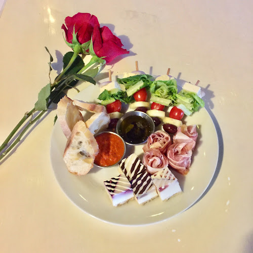 Opinii despre Becky's Apartment în Waterloo - Hospitality and gastronomy