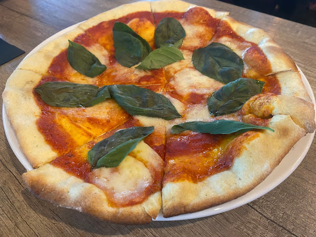 The Port House Social Bar & Kitchen Burlington - Hospitality and gastronomy