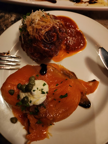 Bin 101 Wine & Tapas Bar - Hospitality and gastronomy