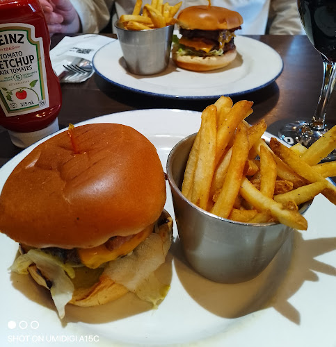 Opinii despre Duke of Kent în Toronto - Hospitality and gastronomy