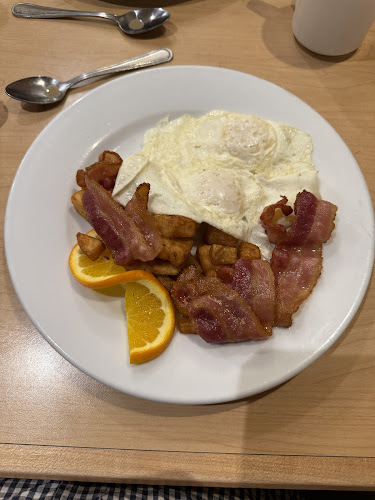 Fixin's Homestyle Eatery - Saskatoon