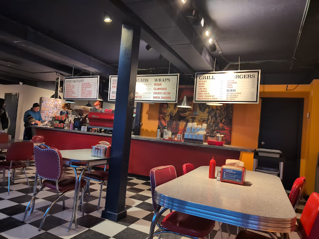 6407 Bowness Rd NW, Calgary, AB T3B 0E6