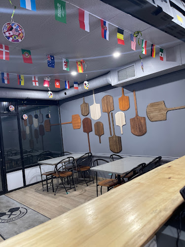 Comentarii opinii despre Mona's Pizza