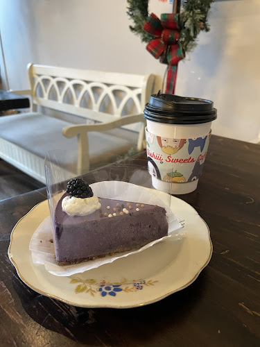 Oishiii Sweets Cafe - Hospitality and gastronomy