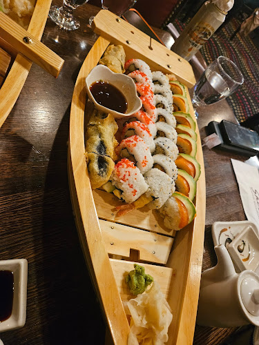 Opinii despre Shiso Japanese Restaurant în Red Deer - Hospitality and gastronomy