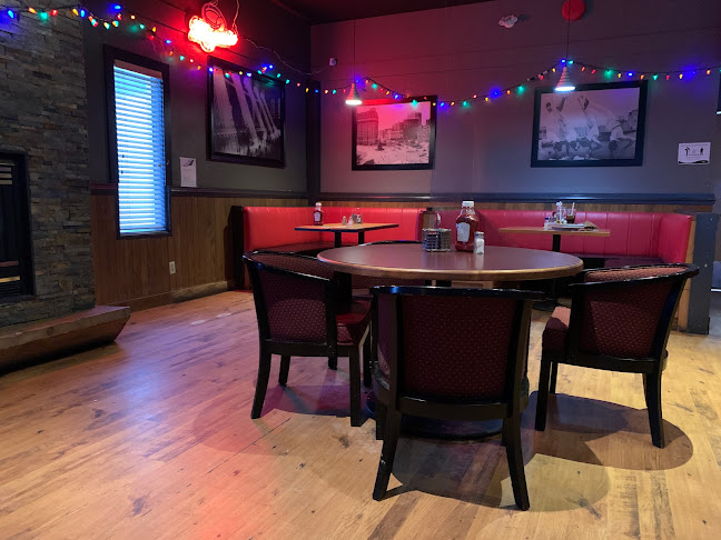 Ricky's All Day Grill & RG's Lounge - Whitehorse - Whitehorse